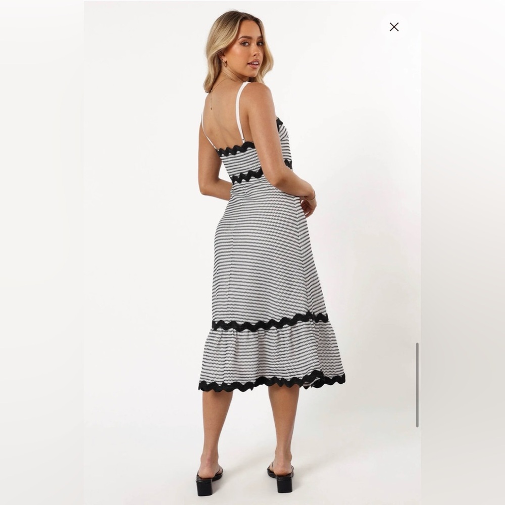 NWT Petal & Pup Savvy Black and White Scalloped Dress M - Picture 4 of 6